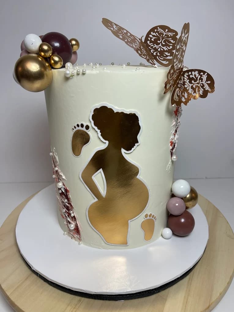Custom cake by Abi, example 3