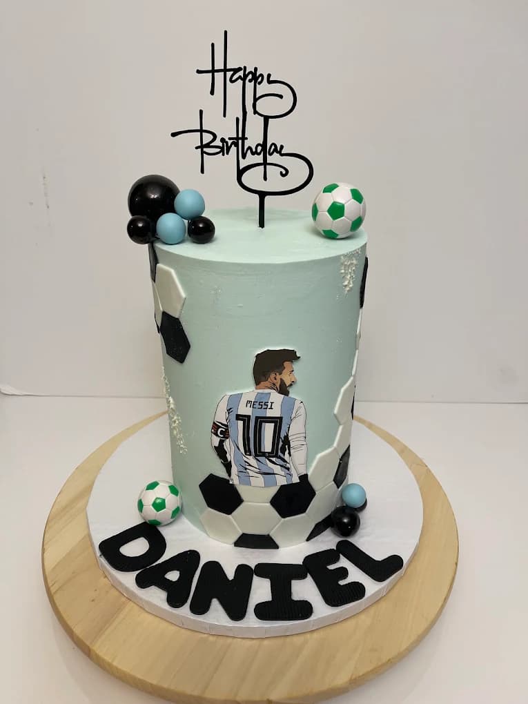 Custom cake by Abi, example 4