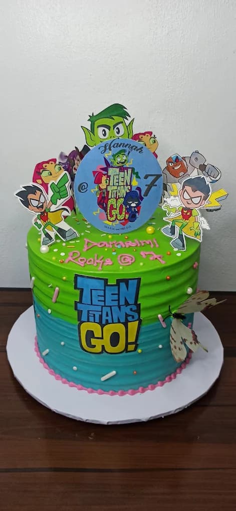 Custom cake by Abi, example 11